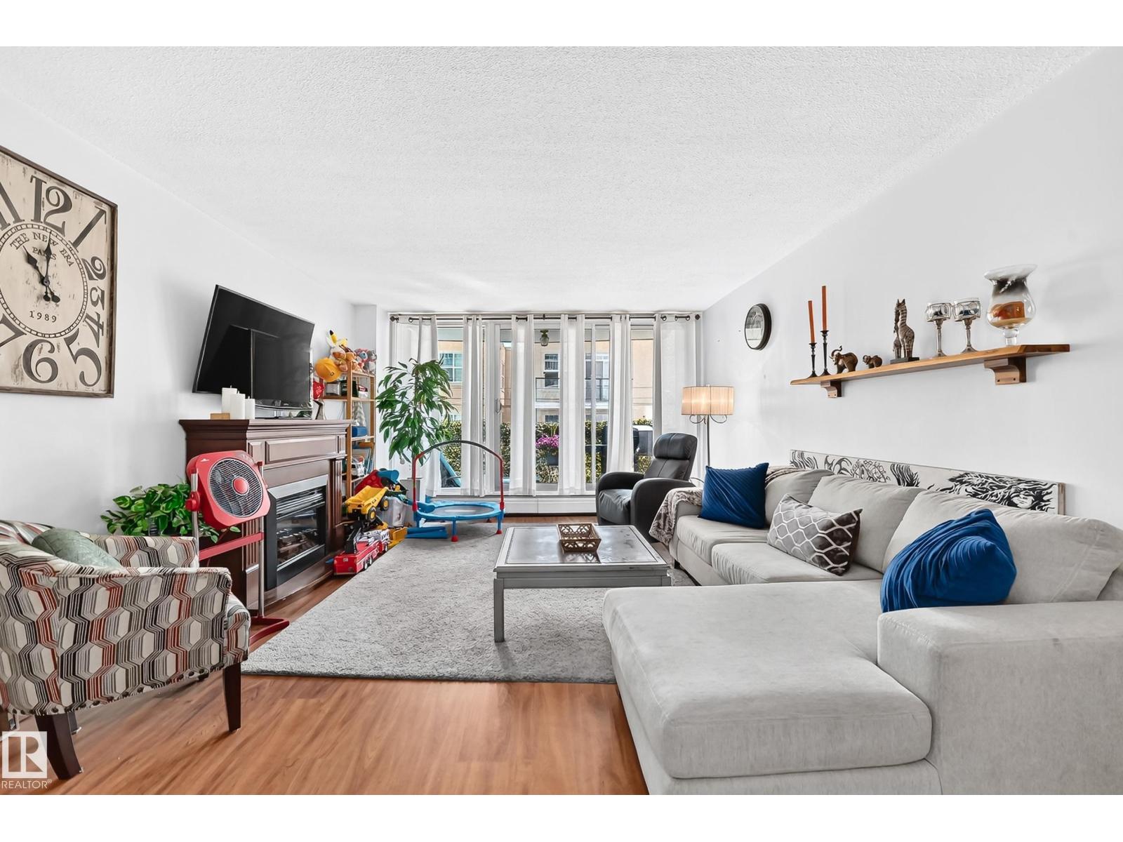 #407 9835 113 ST NW - 6