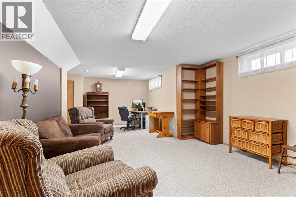 #38 2821 Botterill Crescent - 25
