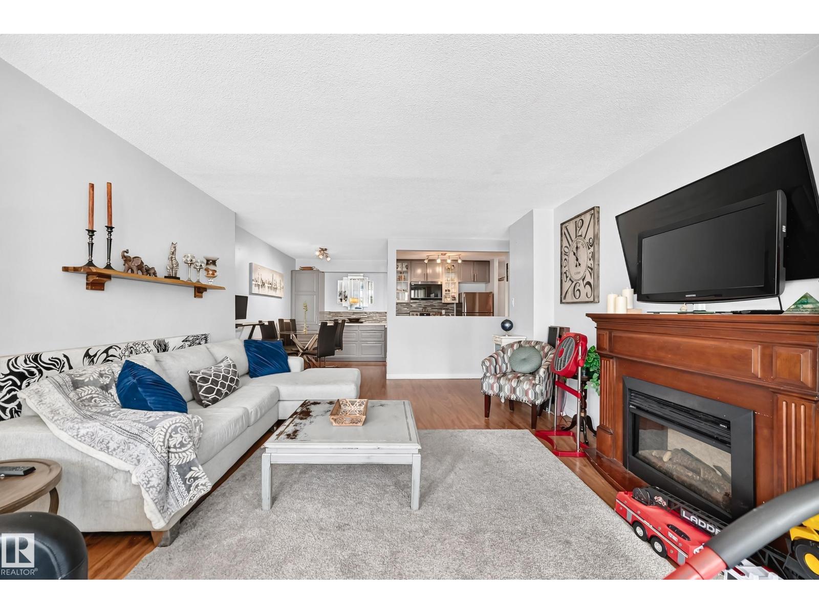 #407 9835 113 ST NW - 7