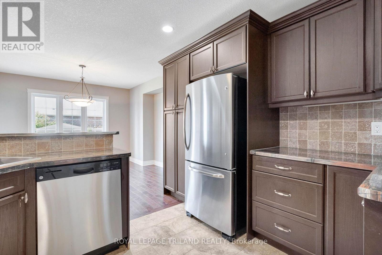 35 CASSIE CRESCENT - Image 19