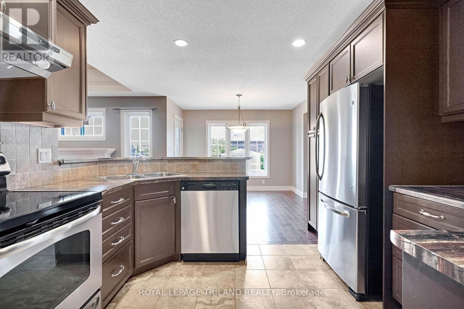 35 CASSIE CRESCENT - Image 20
