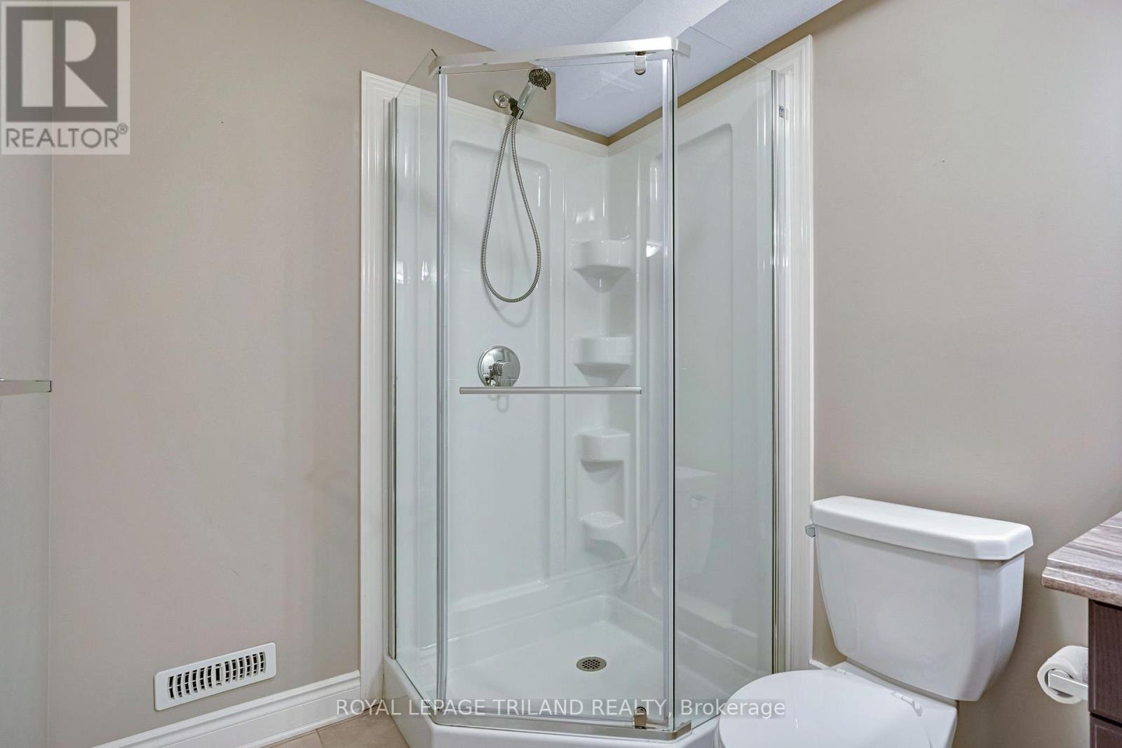 35 CASSIE CRESCENT - Image 36