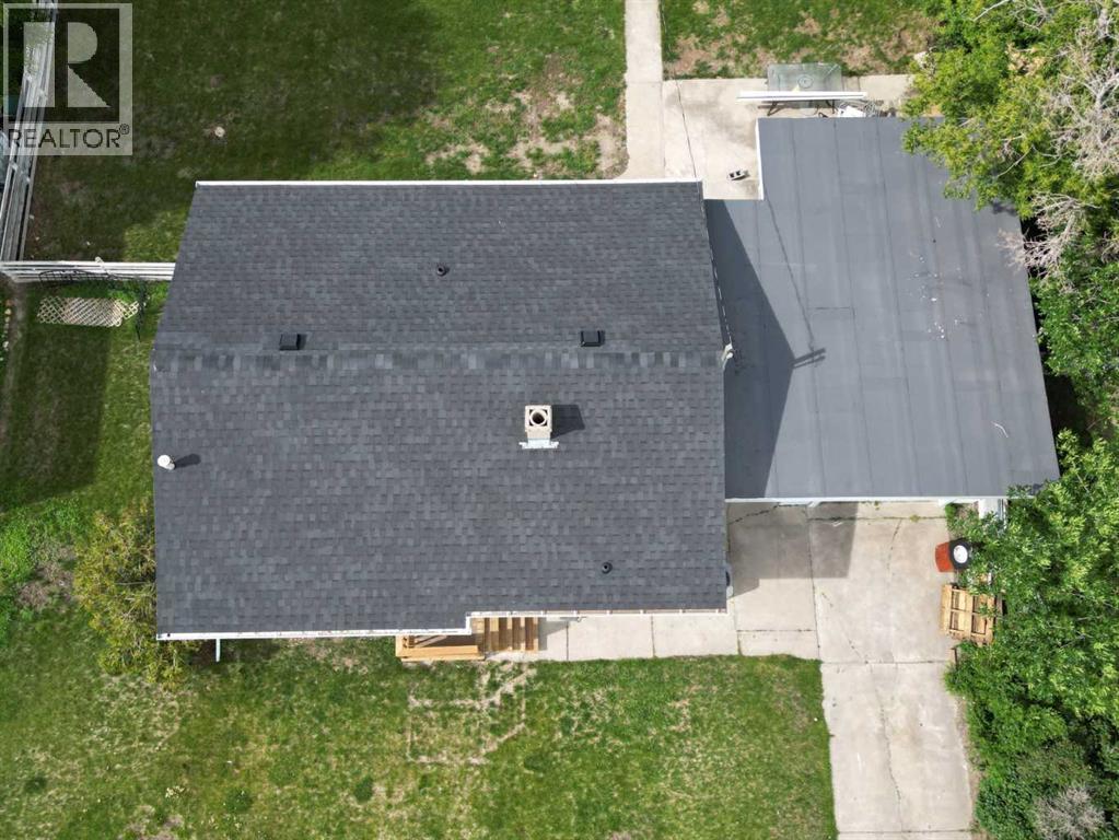 4931 54 Avenue - 31