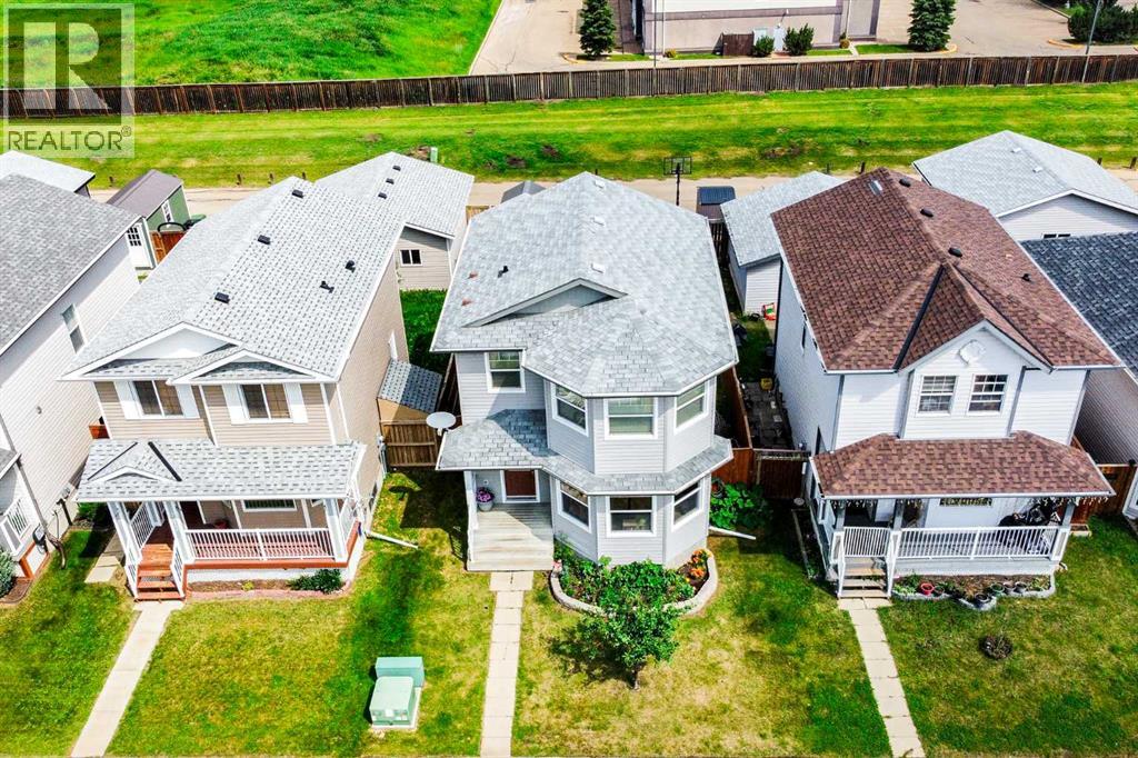 7310 46 Avenue - 3