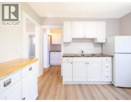 4pc Bathroom - 5198 Manson Ave, Powell River, BC V8A3P1 Photo 12
