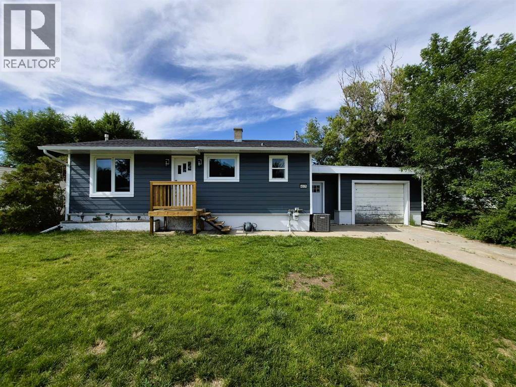 4931 54 Avenue - 1