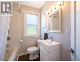 5198 Manson Ave, Powell River, BC V8A3P1 Photo 15
