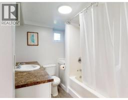 5198 Manson Ave, Powell River, BC V8A3P1 Photo 31