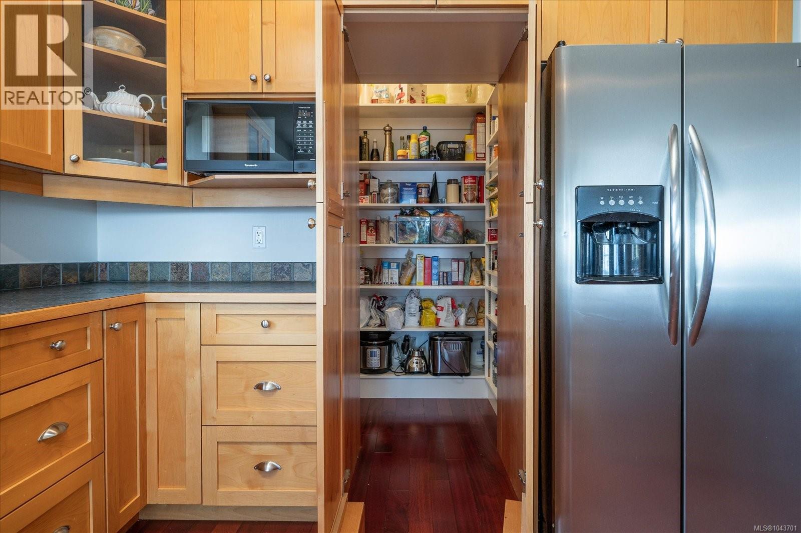 517 Douglas St - 14