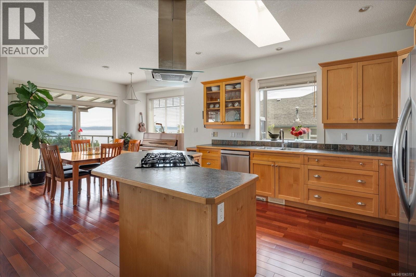 517 Douglas St - 16
