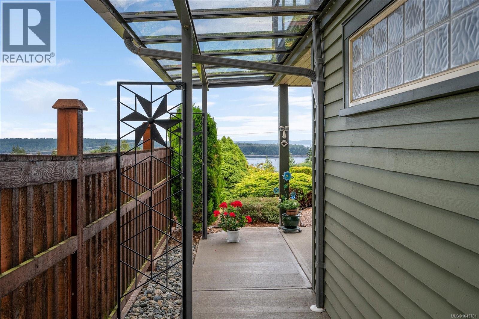 517 Douglas St - 38