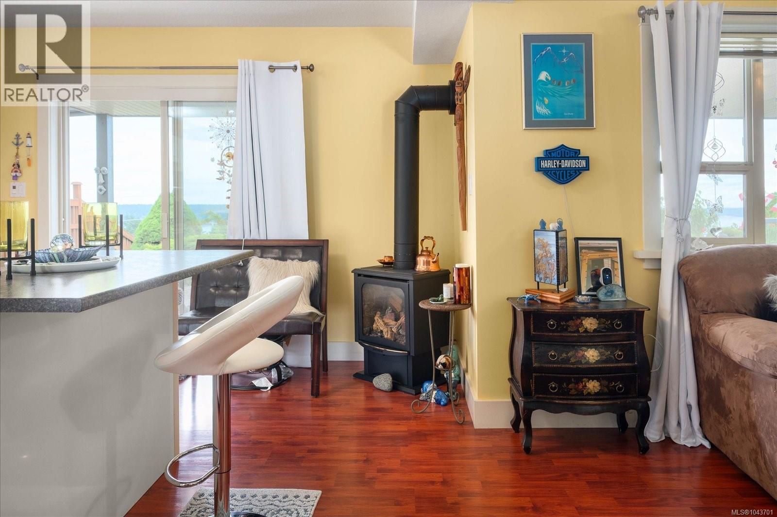 517 Douglas St - 30