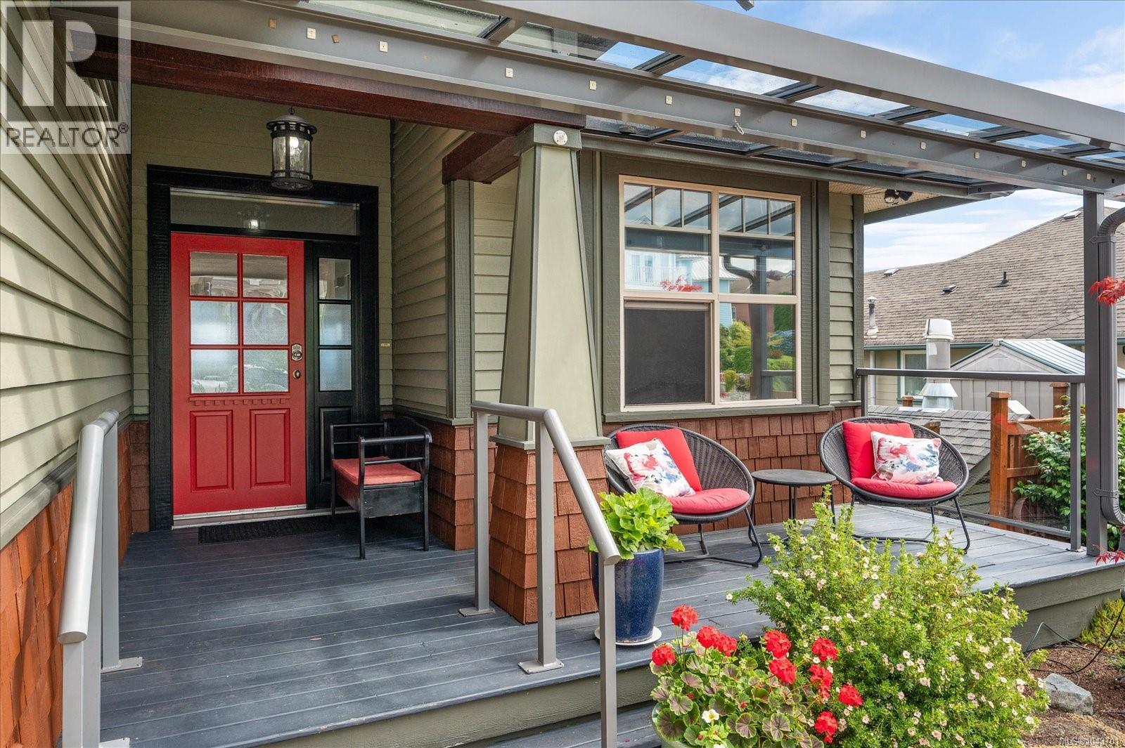 517 Douglas St - 3