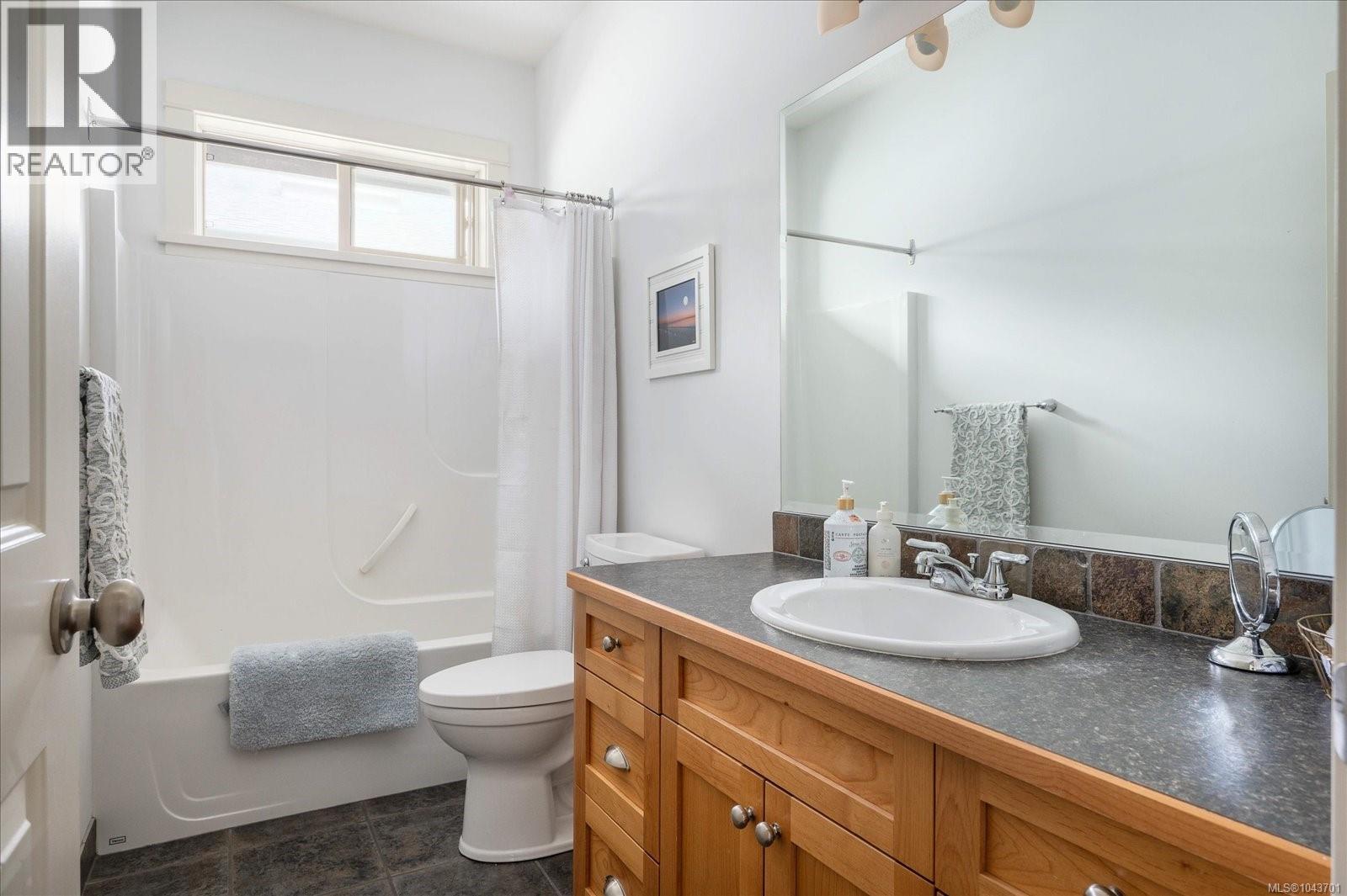 517 Douglas St - 37