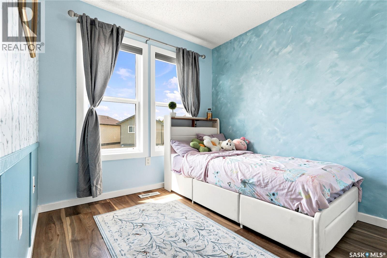 #309 810 Hampton CIRCLE - 29