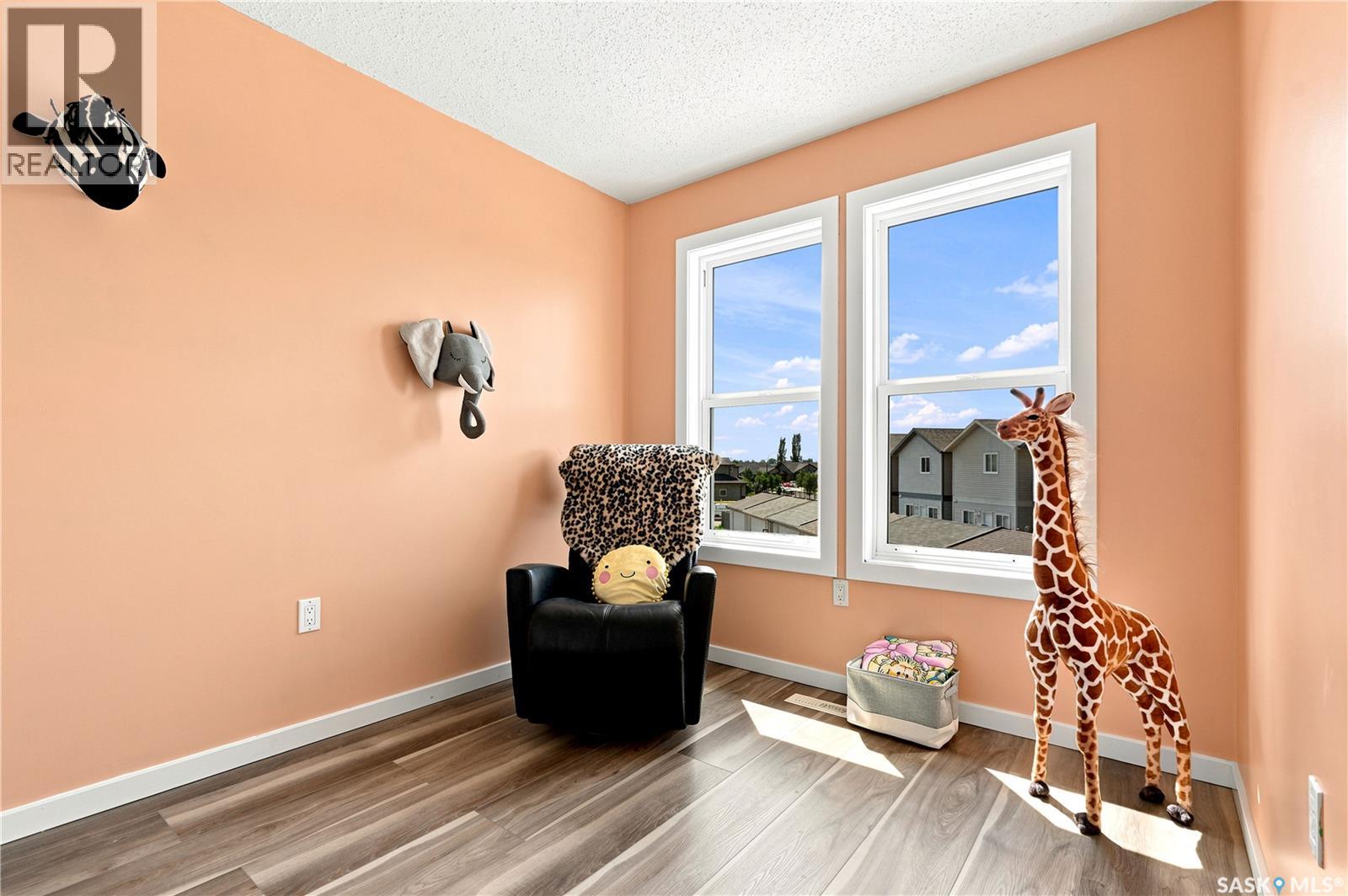 #309 810 Hampton CIRCLE - 26