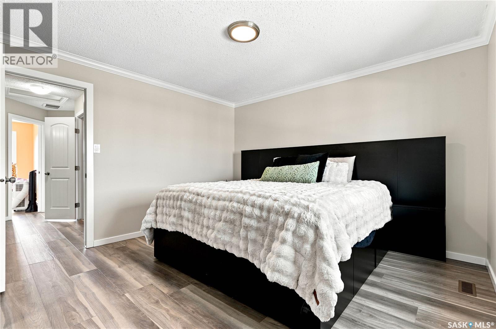 #309 810 Hampton CIRCLE - 20