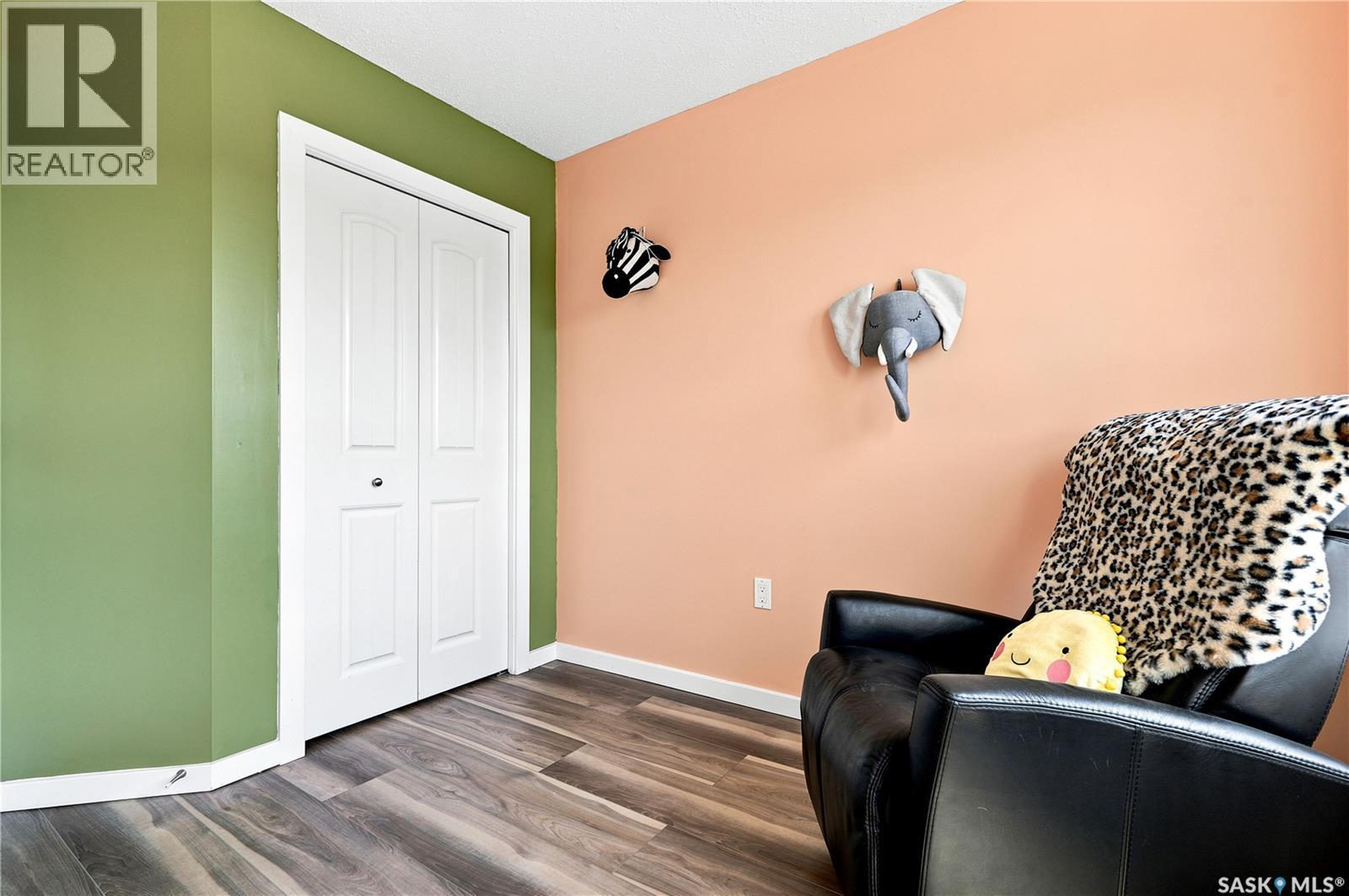 #309 810 Hampton CIRCLE - 25