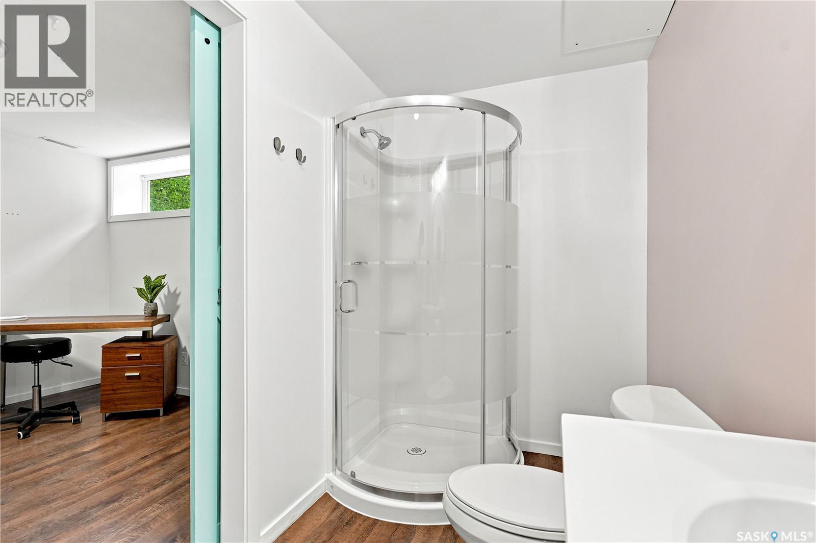 #309 810 Hampton CIRCLE - 35