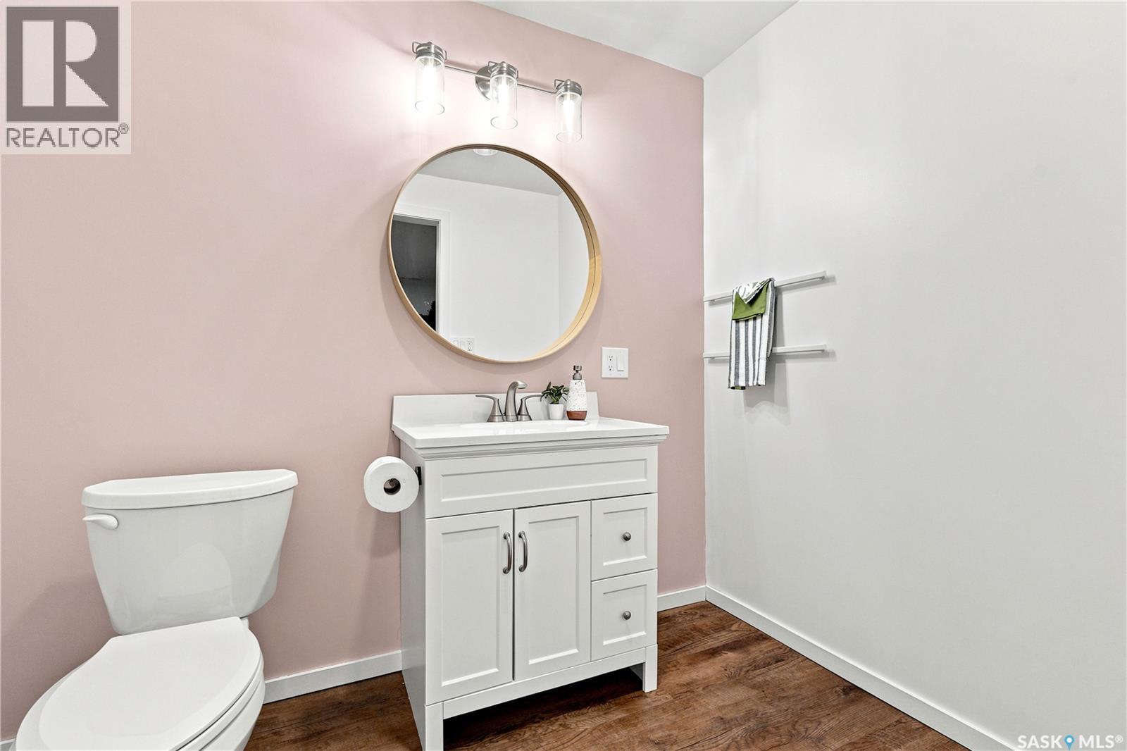 #309 810 Hampton CIRCLE - 34