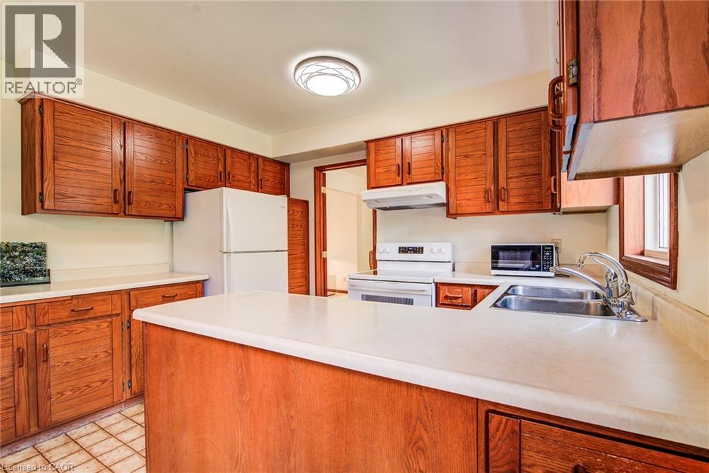323 AUBURN Drive - Image 16