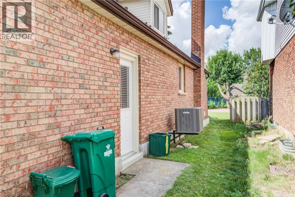 323 AUBURN Drive - Image 4