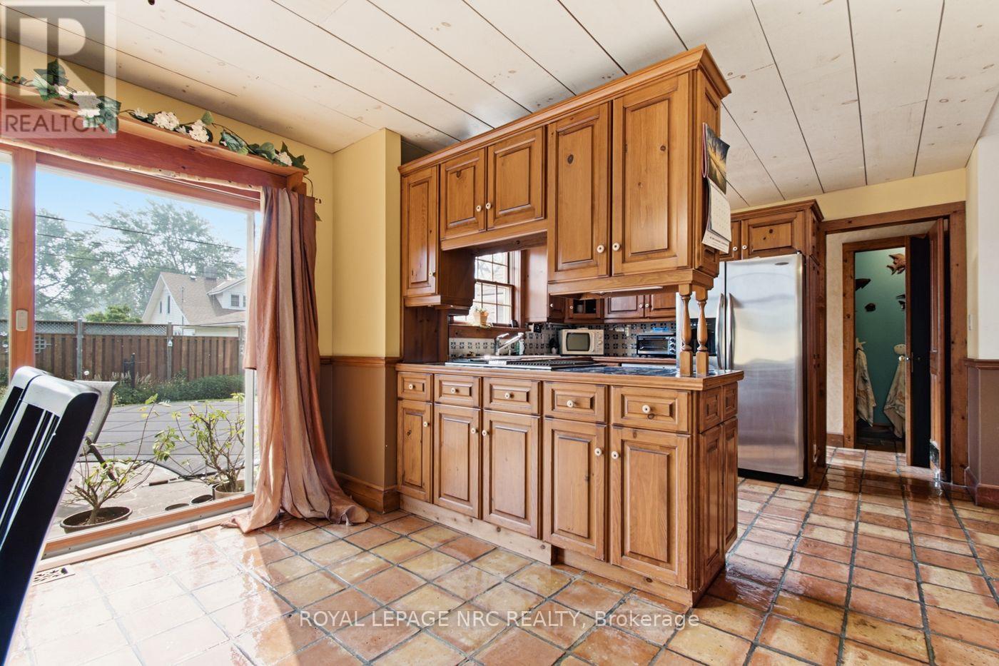 570 LAKESIDE ROAD - 13