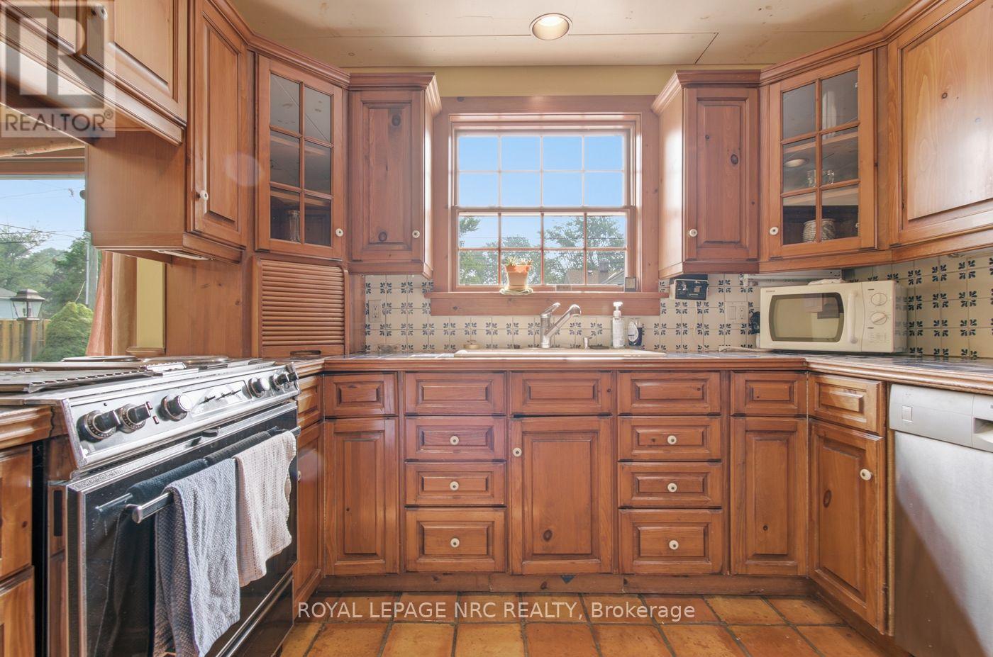 570 LAKESIDE ROAD - 15
