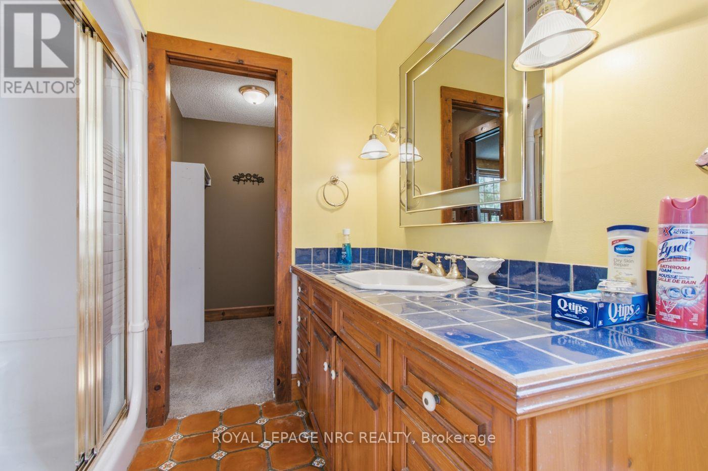 570 LAKESIDE ROAD - 23