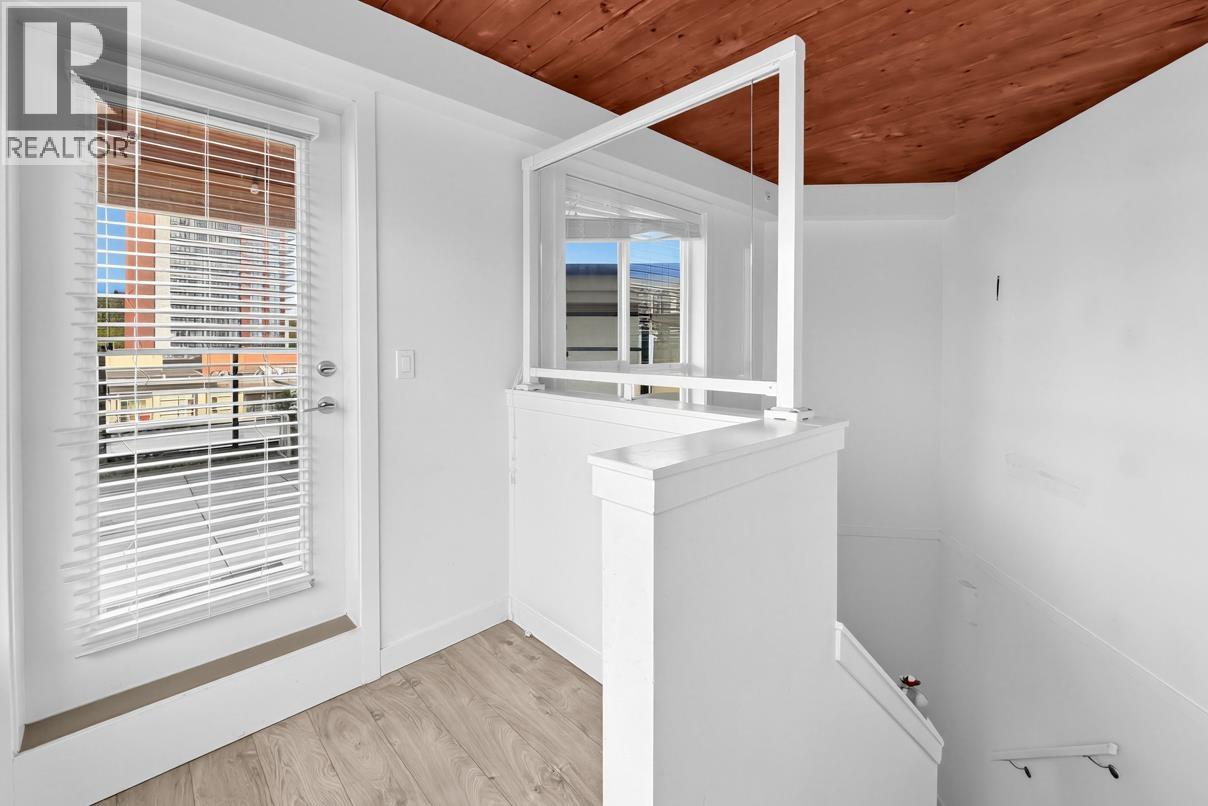 ph8 3581 ROSS DRIVE, Vancouver