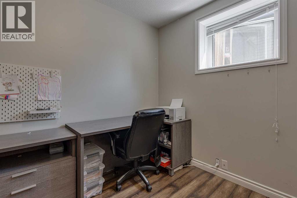4646 58 Avenue - 30