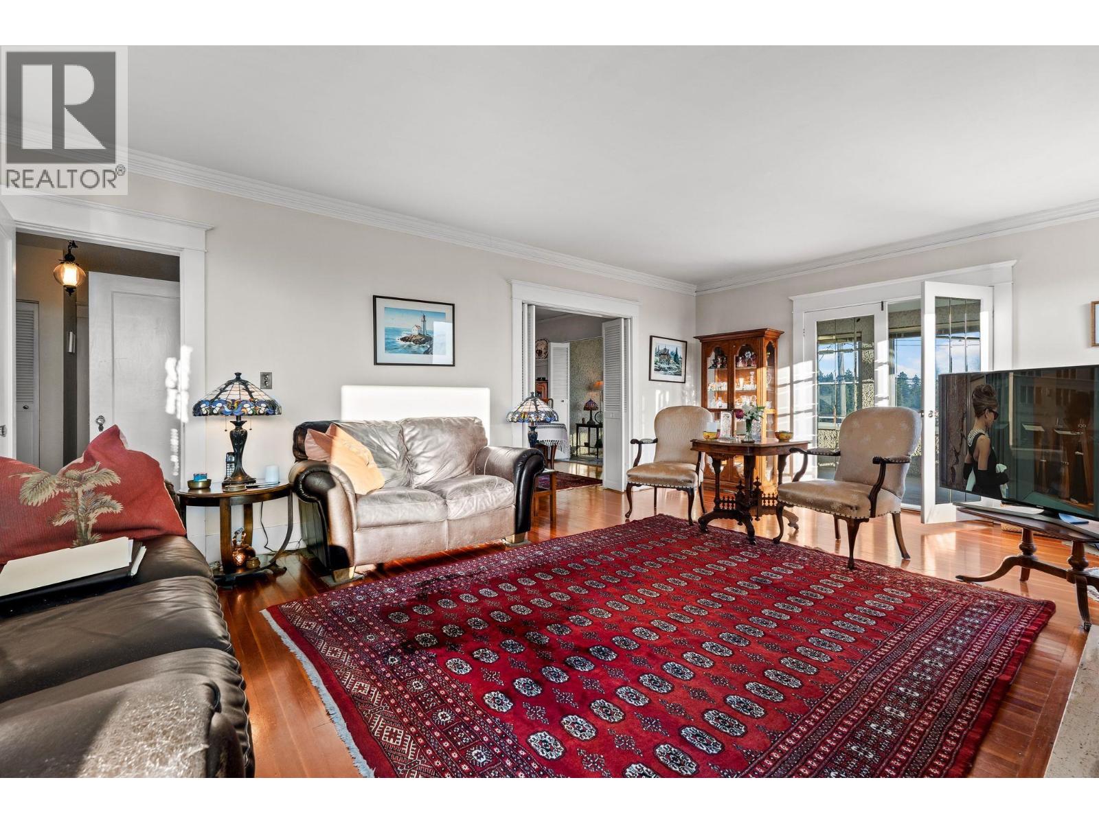 401 SOMERSET STREET — photo 4