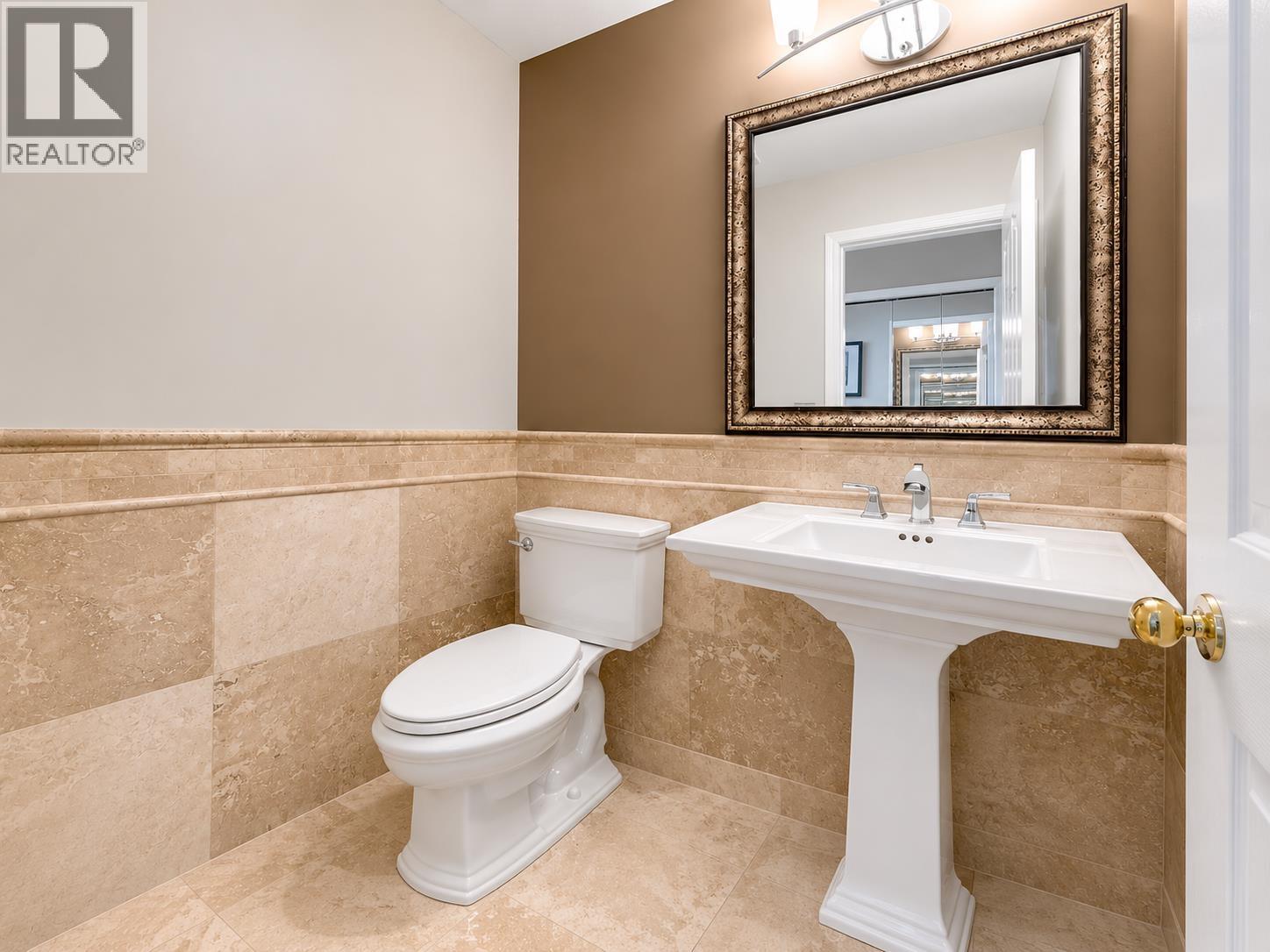 820 SEYMOUR BOULEVARD, North Vancouver