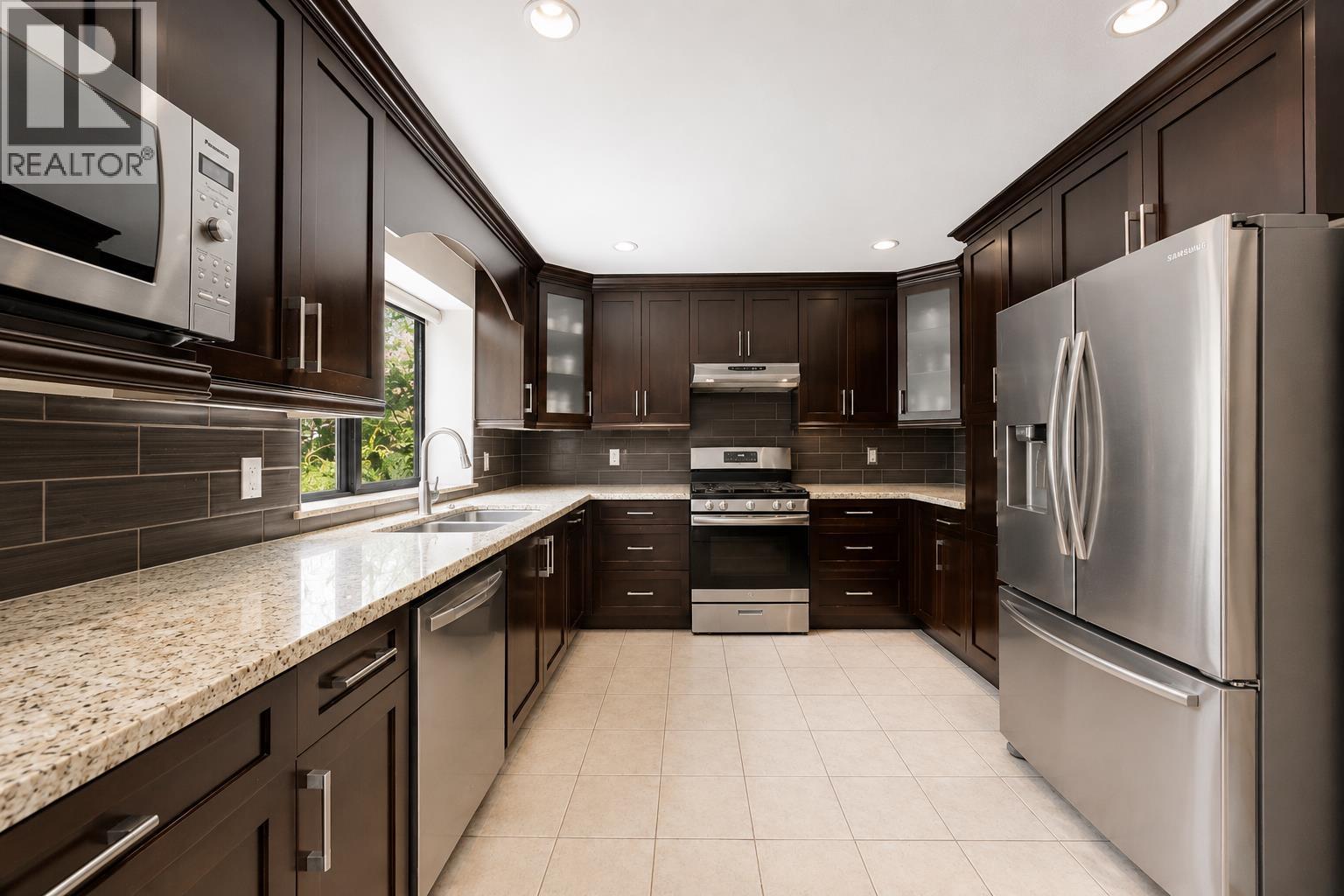 820 SEYMOUR BOULEVARD, North Vancouver