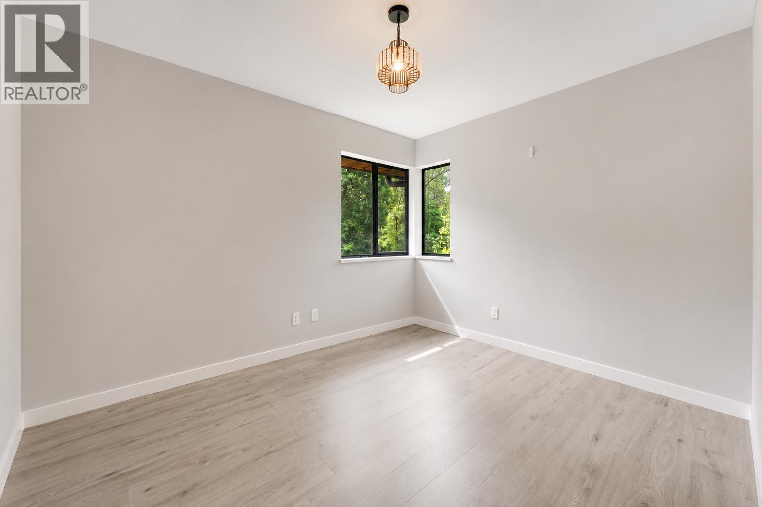 820 SEYMOUR BOULEVARD, North Vancouver