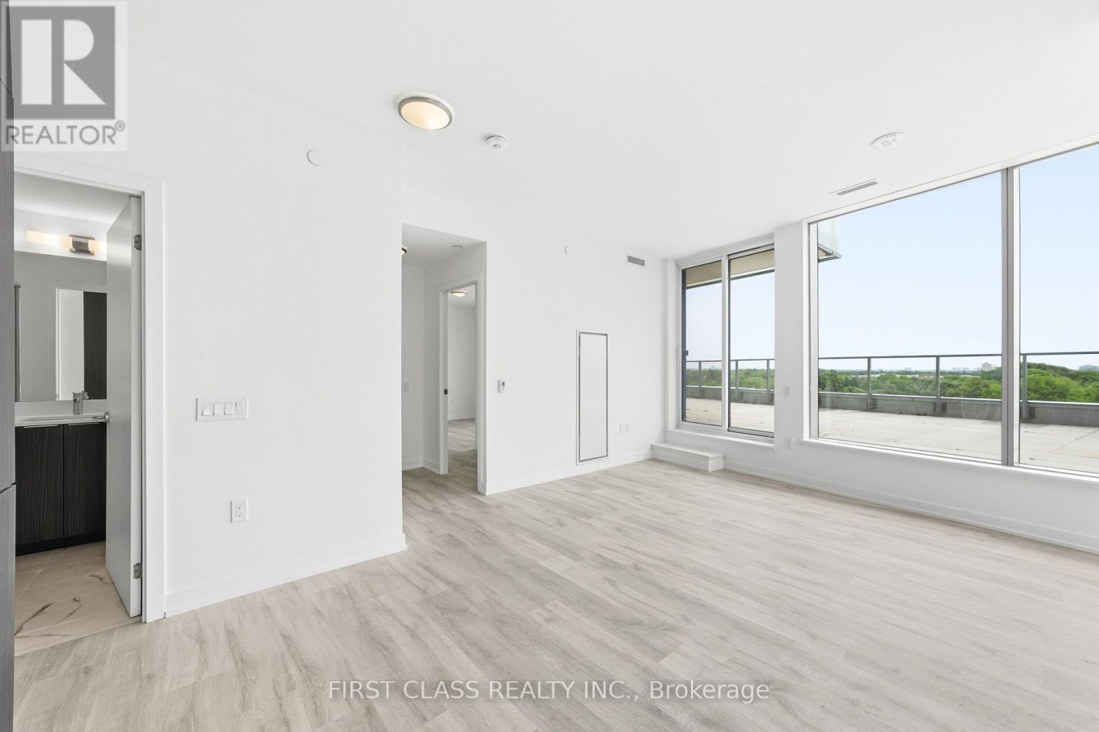 #S707 8 OLYMPIC GARDEN DRIVE - Image 10