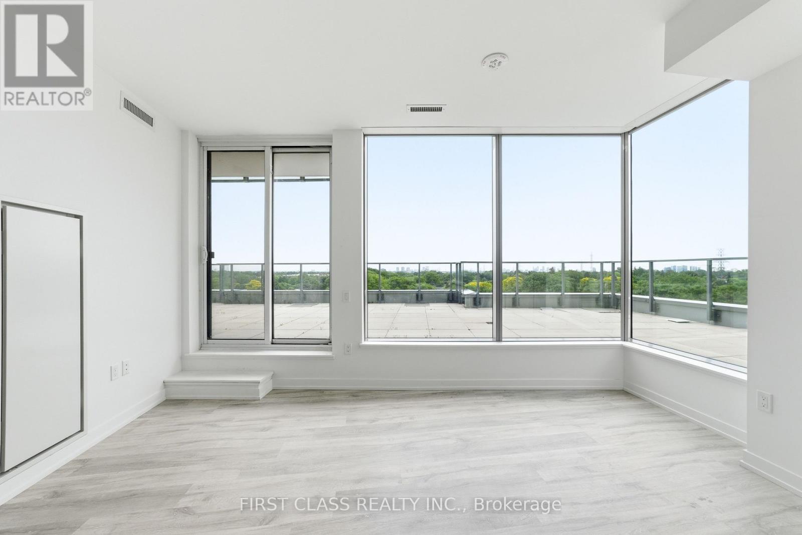 #S707 8 OLYMPIC GARDEN DRIVE - Image 12