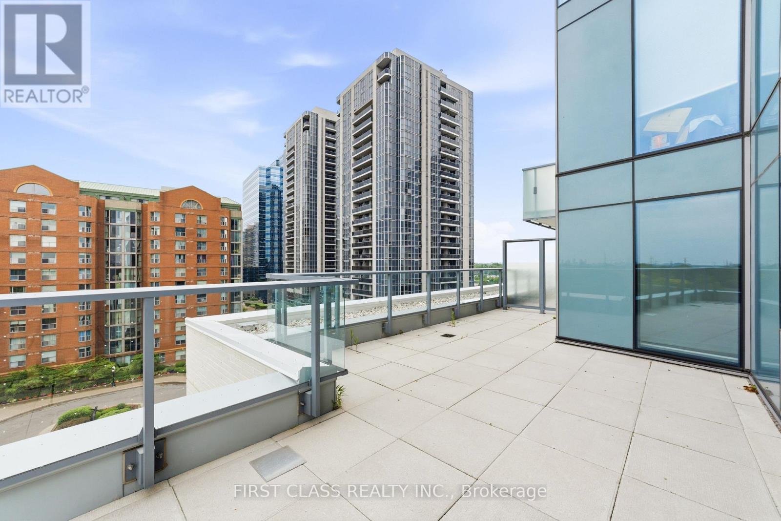 #S707 8 OLYMPIC GARDEN DRIVE - Image 25