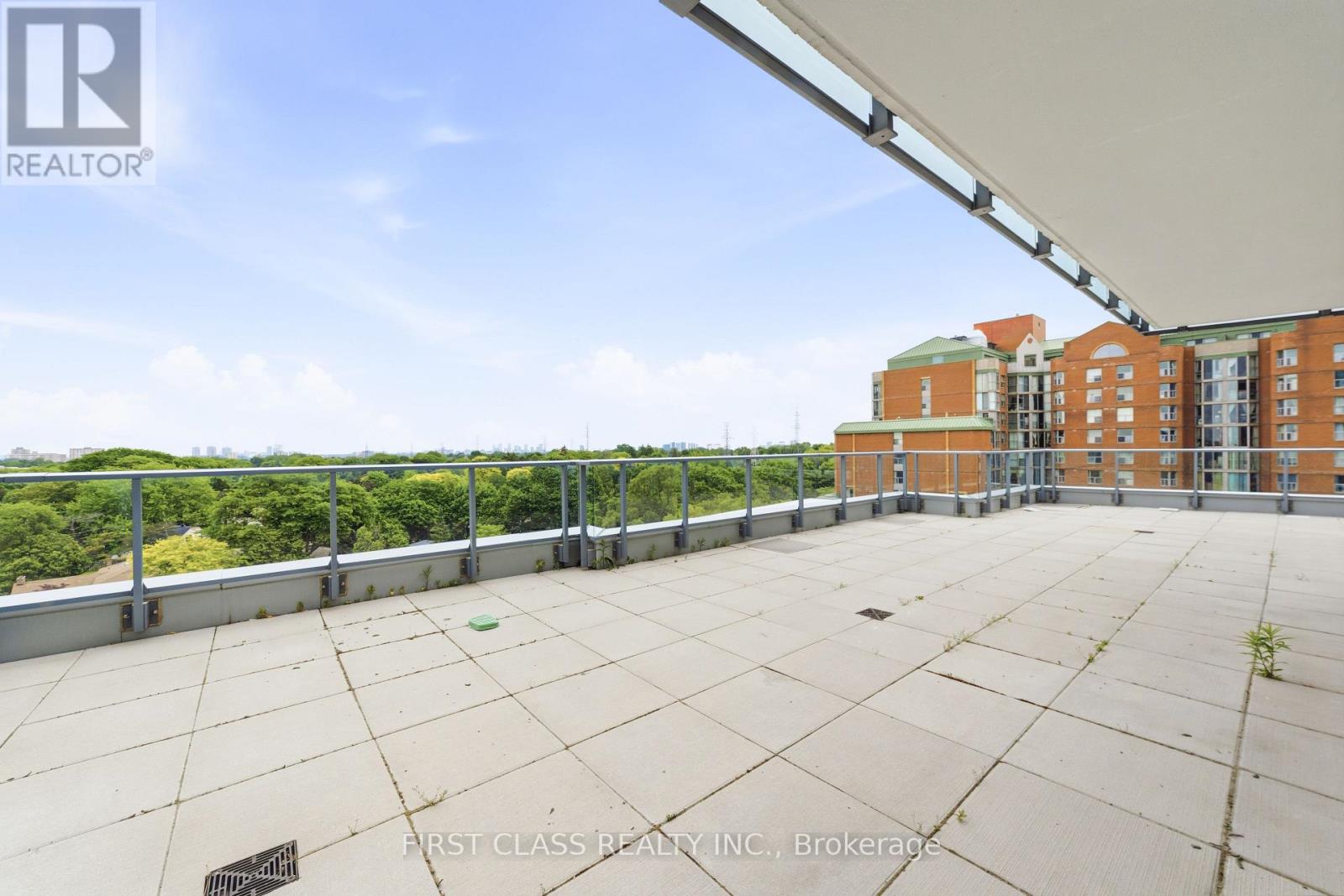 #S707 8 OLYMPIC GARDEN DRIVE - Image 3