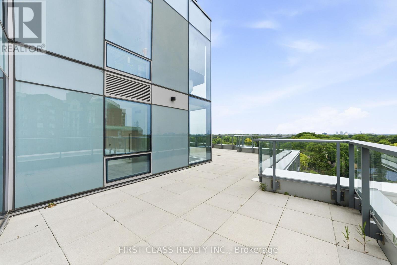 #S707 8 OLYMPIC GARDEN DRIVE - Image 4