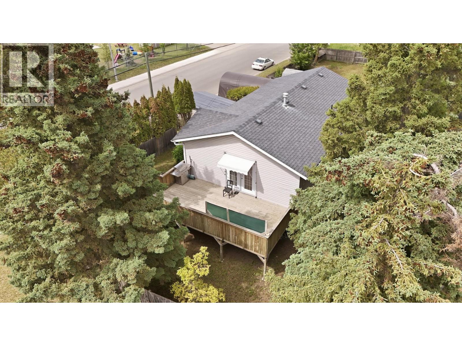 9903 84 STREET - 32