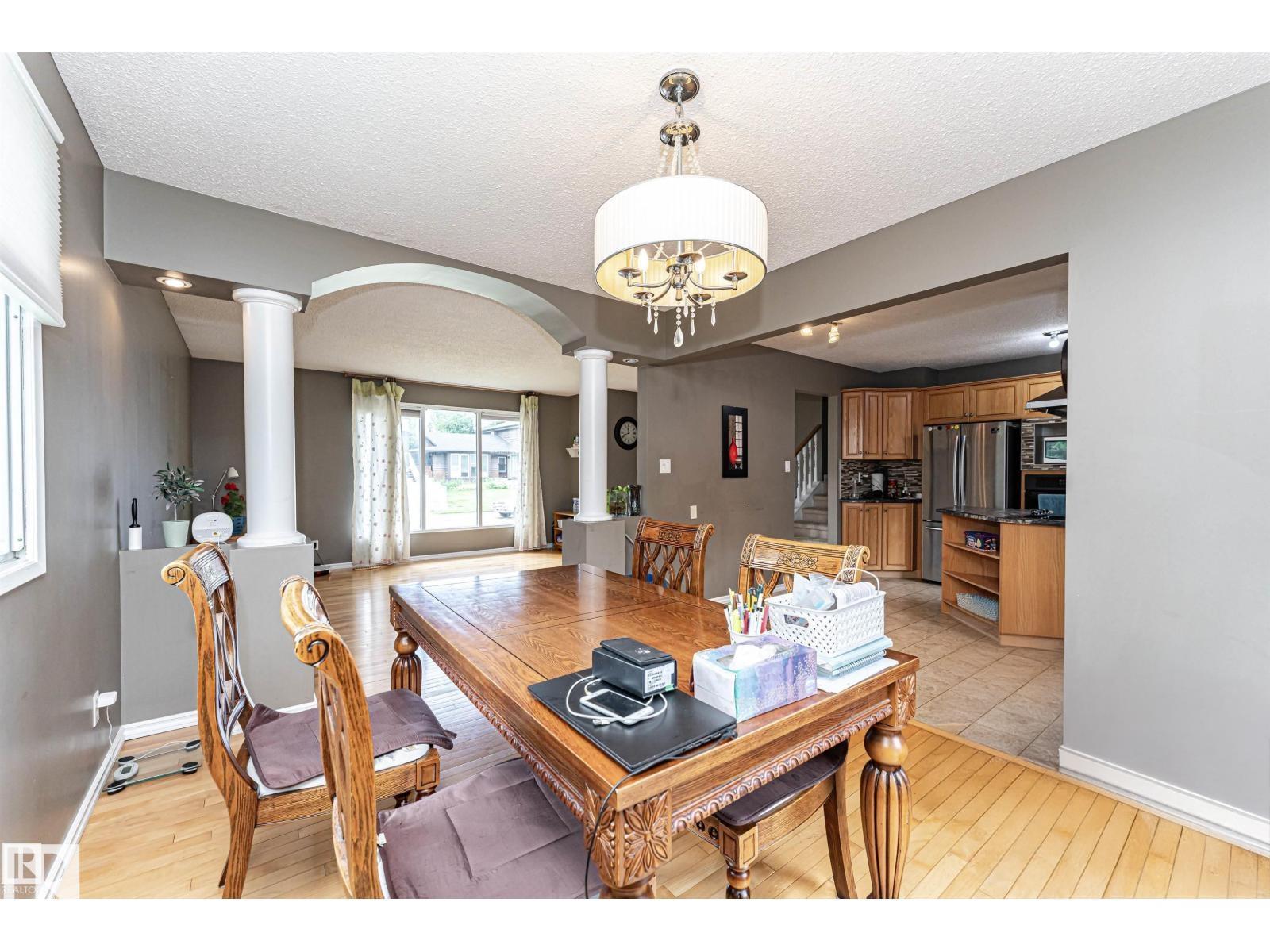 11512 24 AV NW - 13