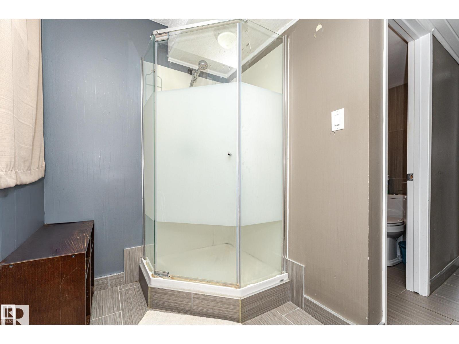 11512 24 AV NW - 33