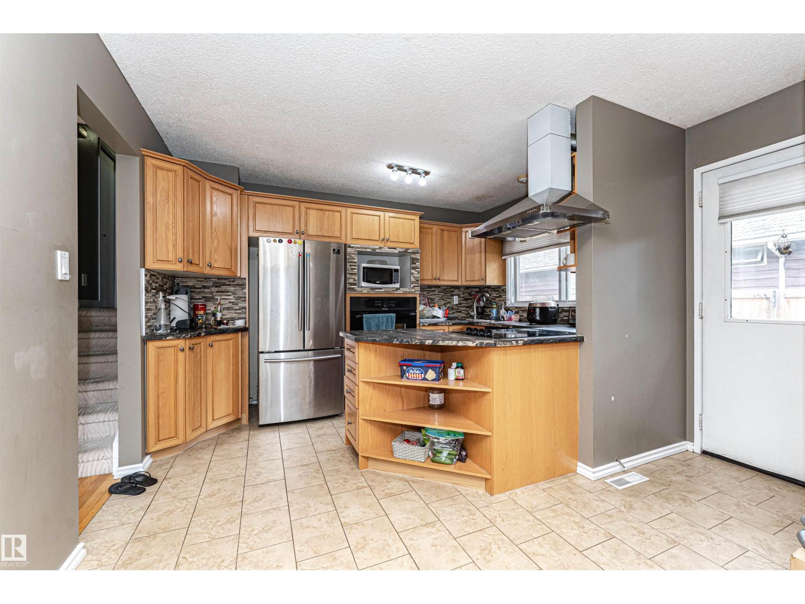 11512 24 AV NW - 15