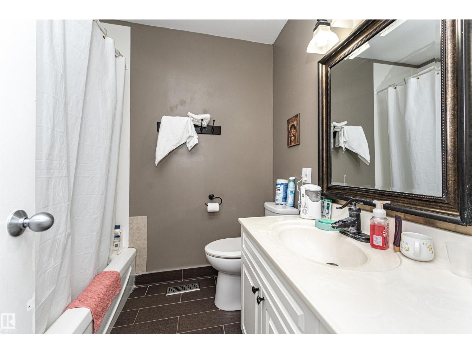 11512 24 AV NW - 23