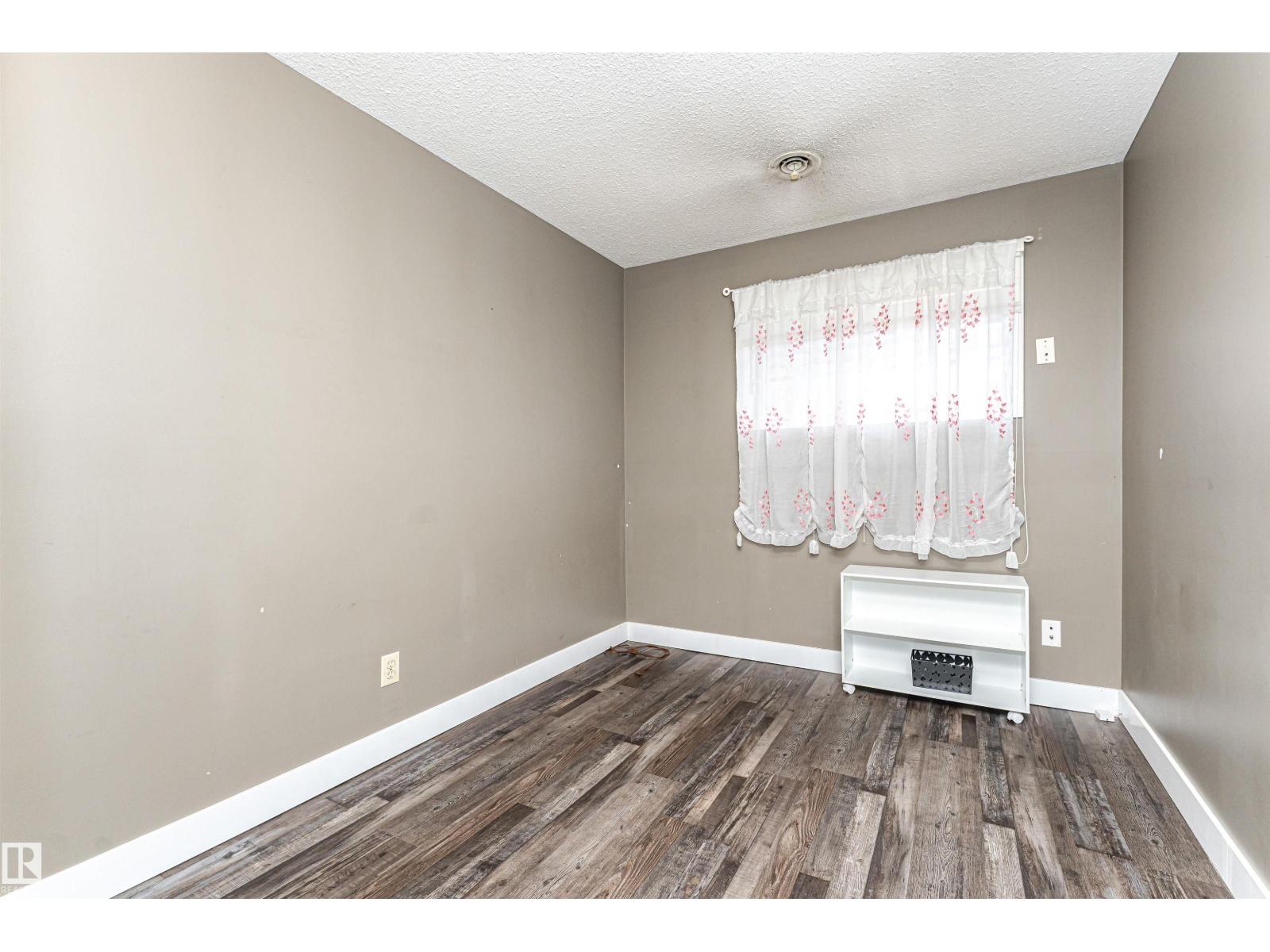 11512 24 AV NW - 31