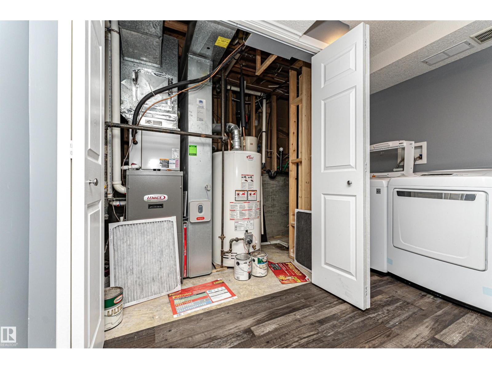 11512 24 AV NW - 40