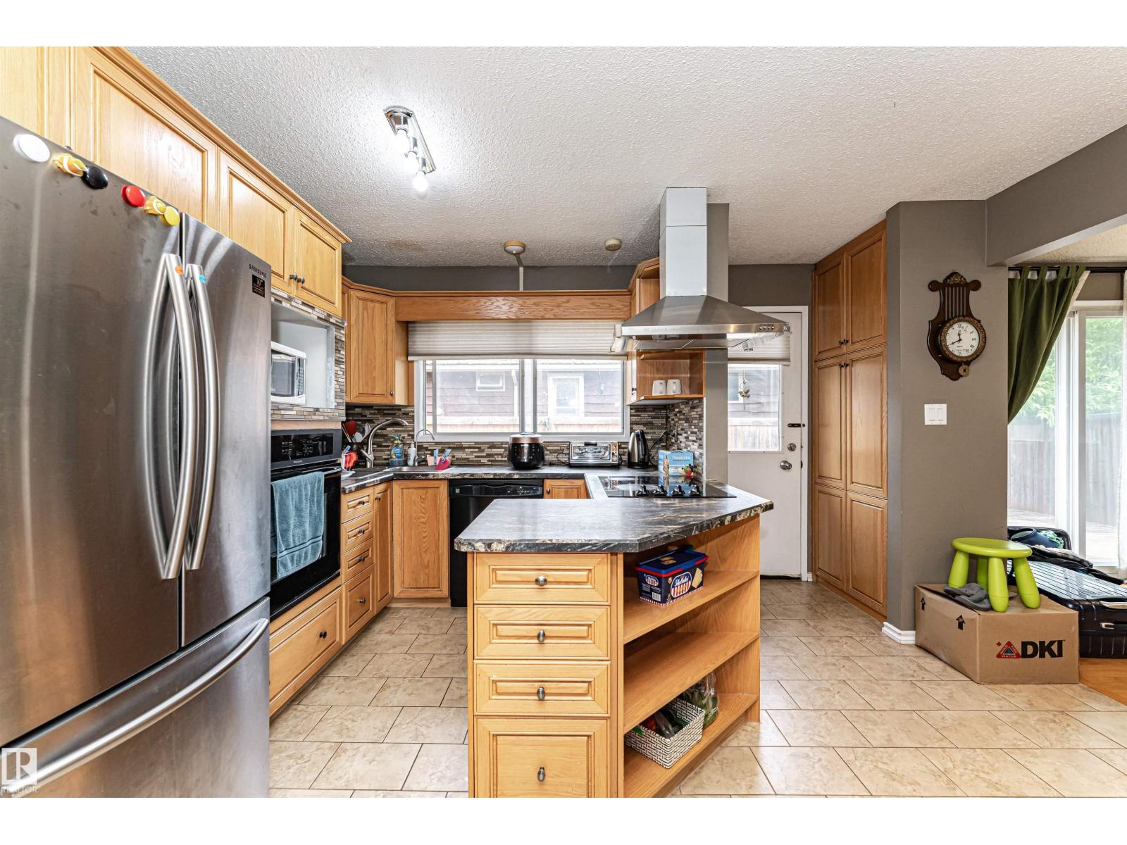 11512 24 AV NW - 16