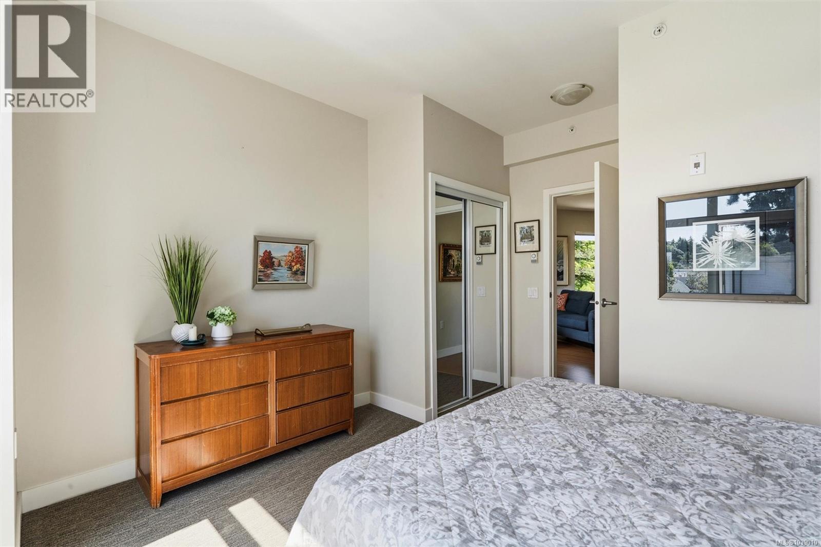 #304 4040 Borden St - 16