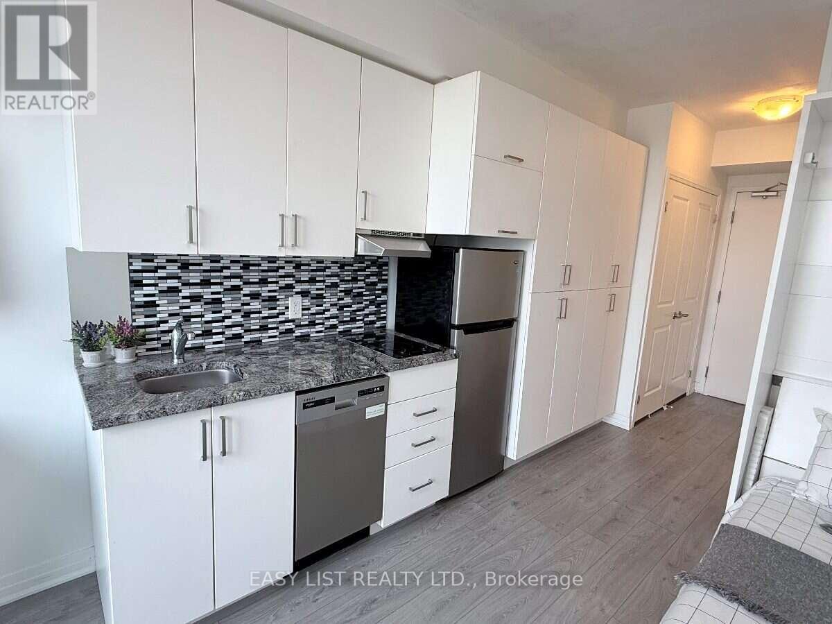 #542 1900 SIMCOE STREET N - Image 4